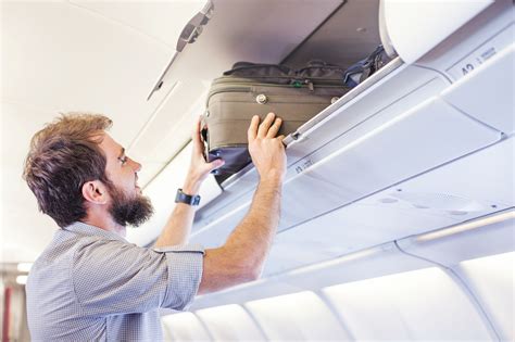 dove si porta la borraccia aereo.